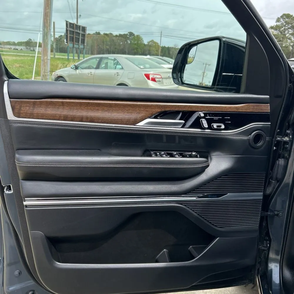 2023 Jeep Grand Wagoneer L Series II