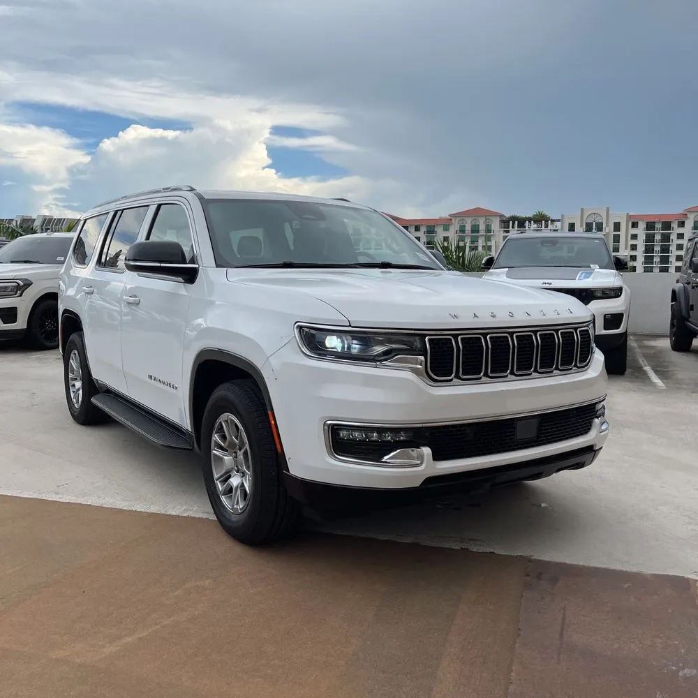 2023 Jeep Wagoneer Base