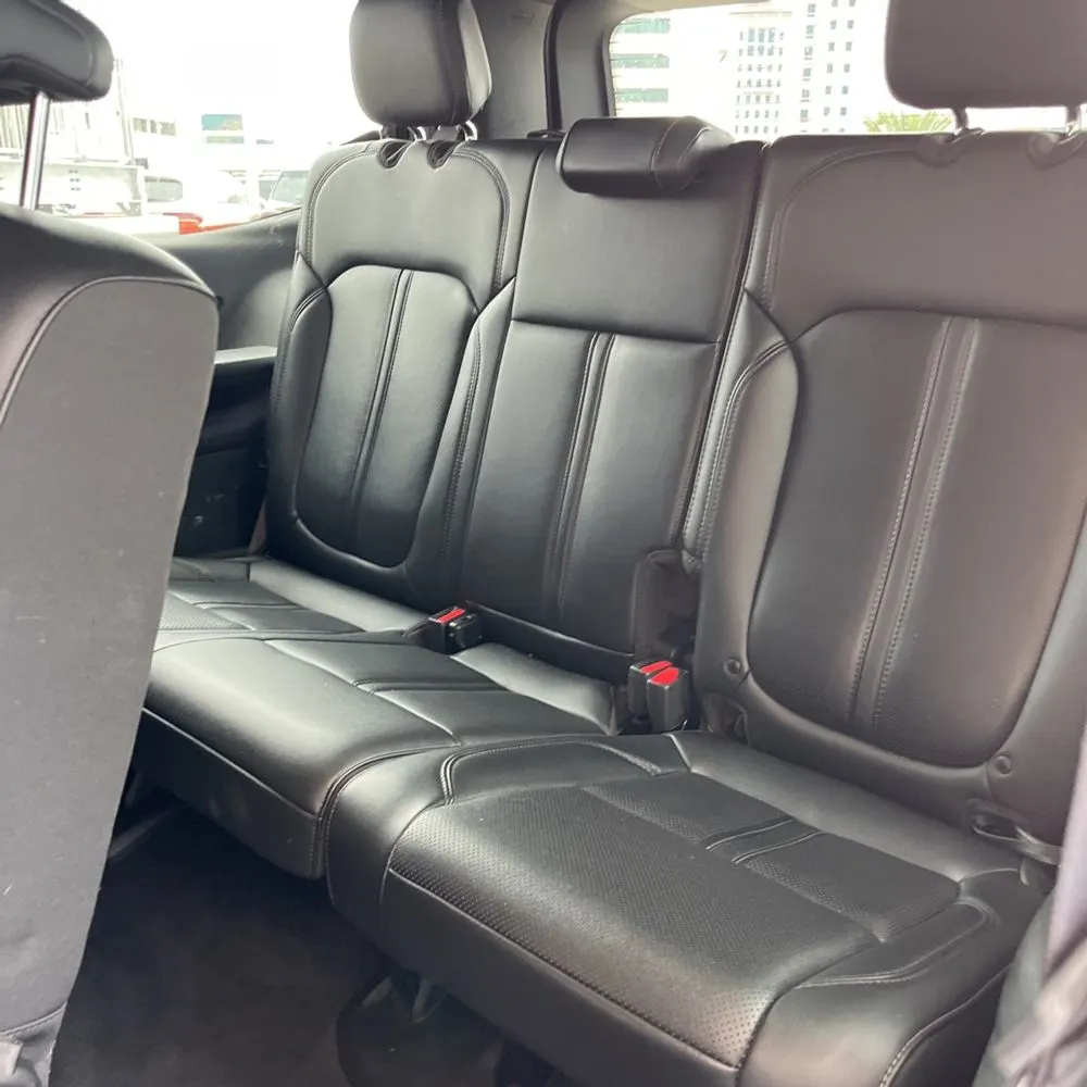 2023 Jeep Wagoneer Base