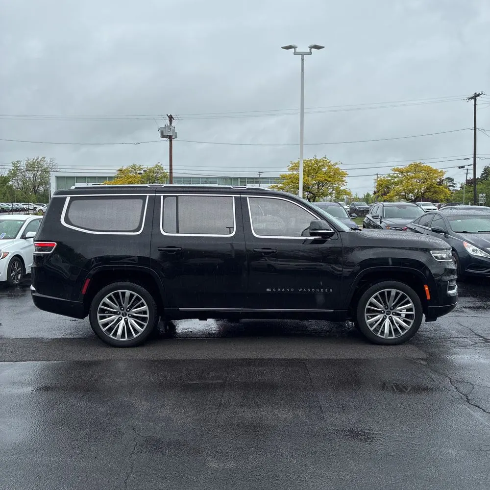 2022 Jeep Grand Wagoneer Series III