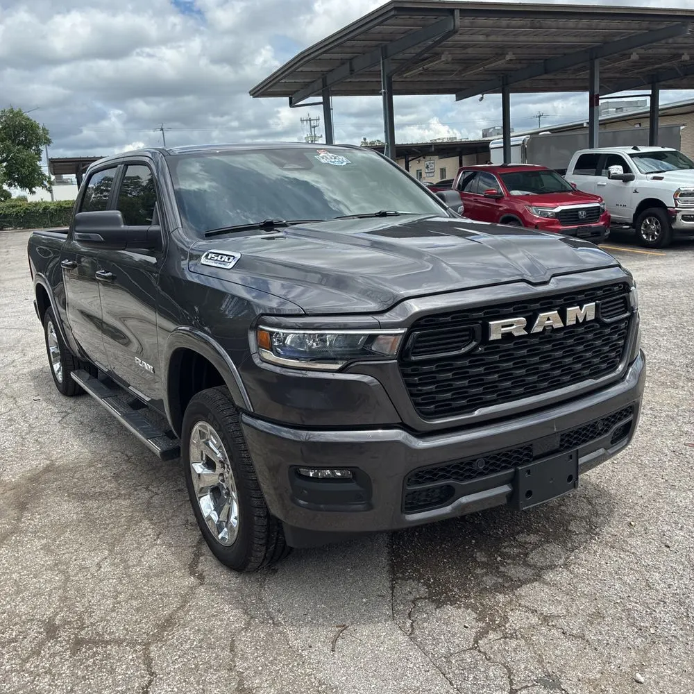 2026 Ram 1500 Lone Star Crew Cab 4x4 5'7" Box