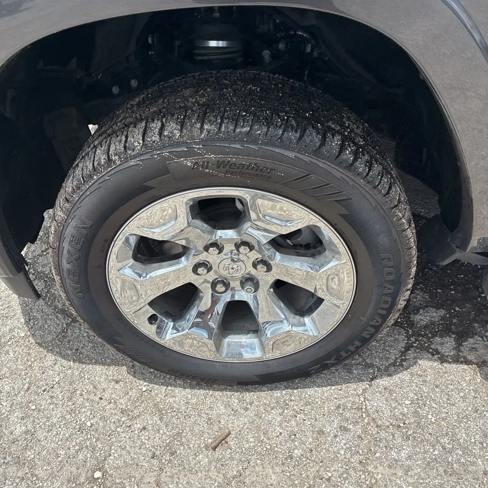 2026 Ram 1500 Lone Star Crew Cab 4x4 5'7" Box