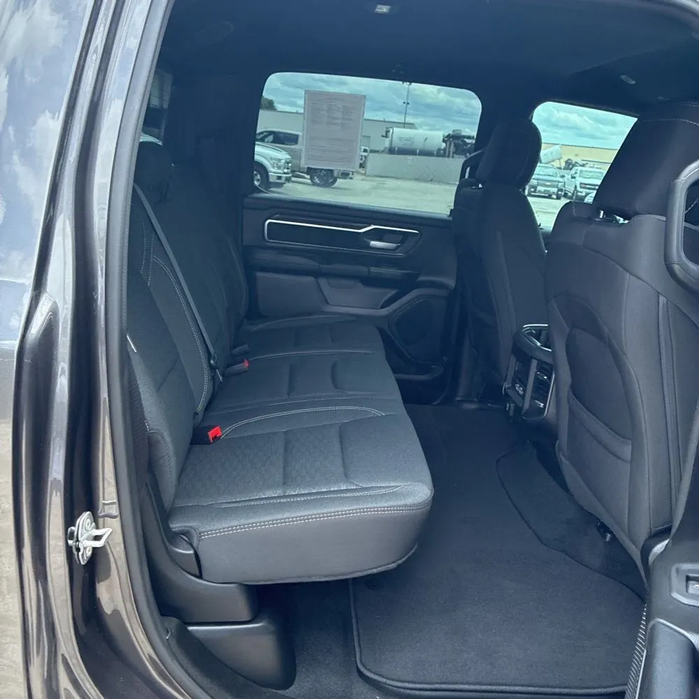 2026 Ram 1500 Lone Star Crew Cab 4x4 5'7" Box