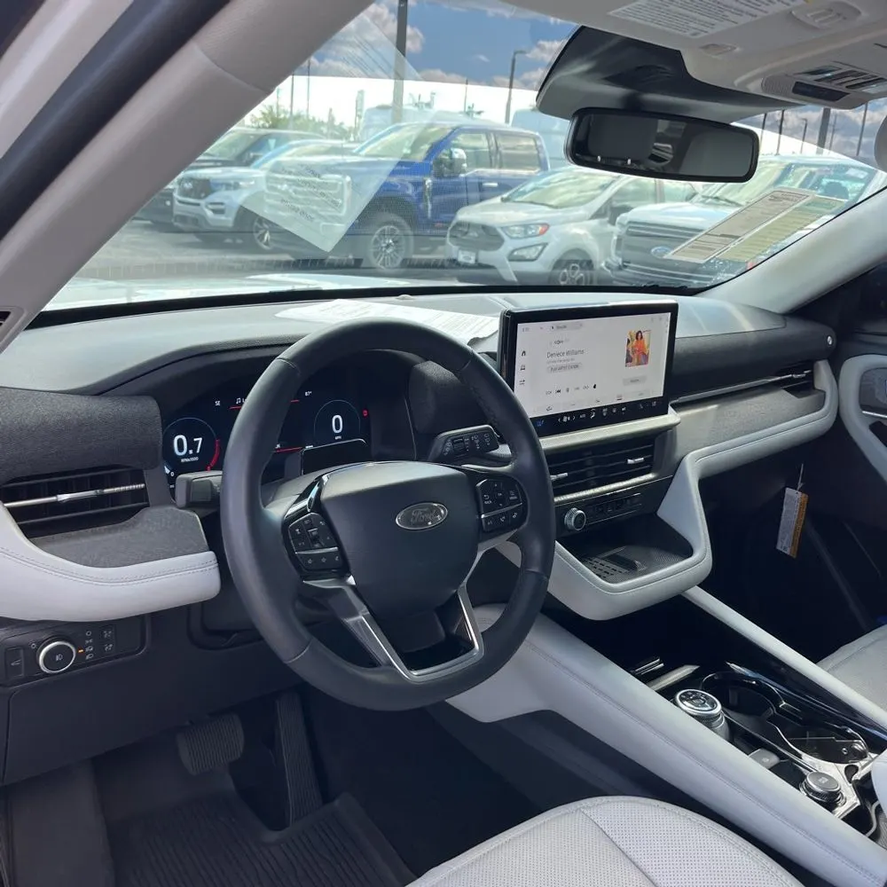 2025 Ford Explorer Platinum