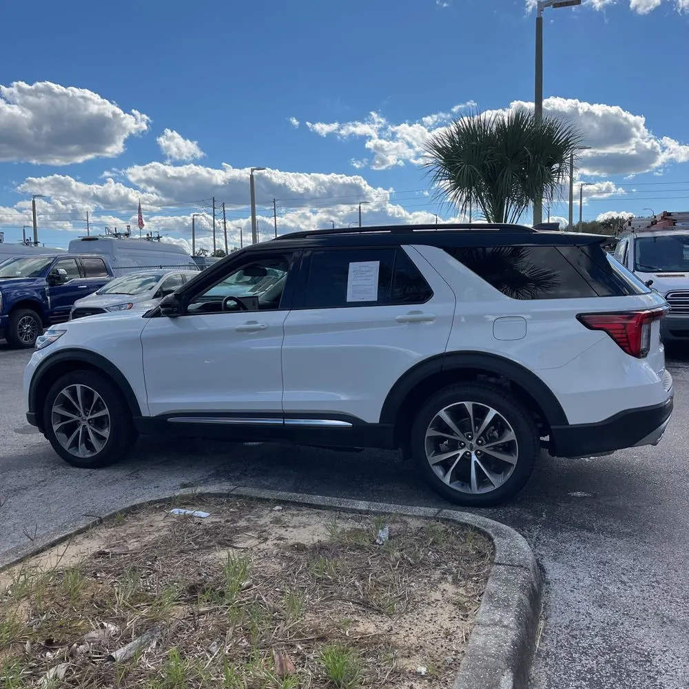 2025 Ford Explorer Platinum