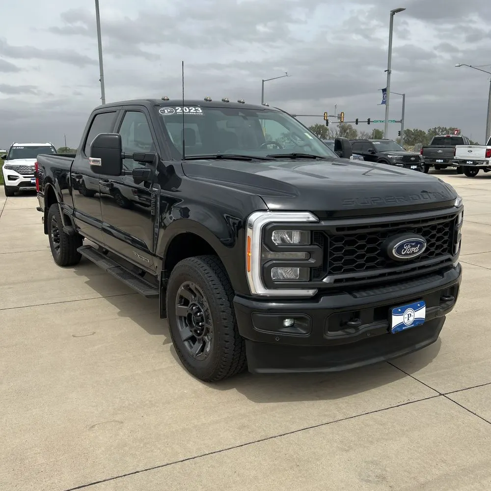 2023 Ford F250 S/D Lariat