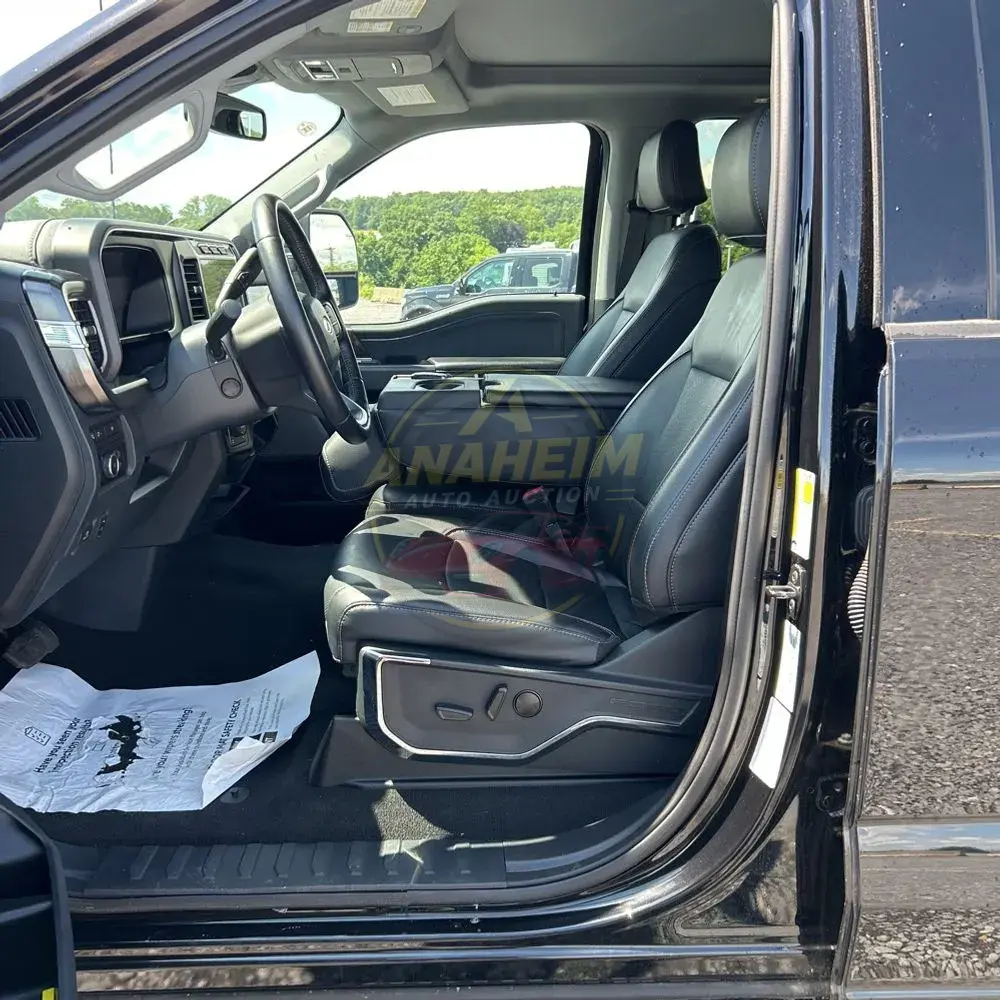 2024 Ford F350 S/D Lariat