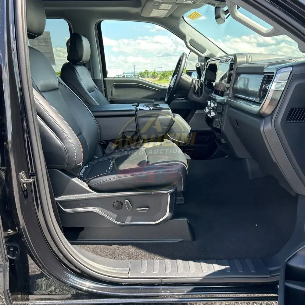 2024 Ford F350 S/D Lariat