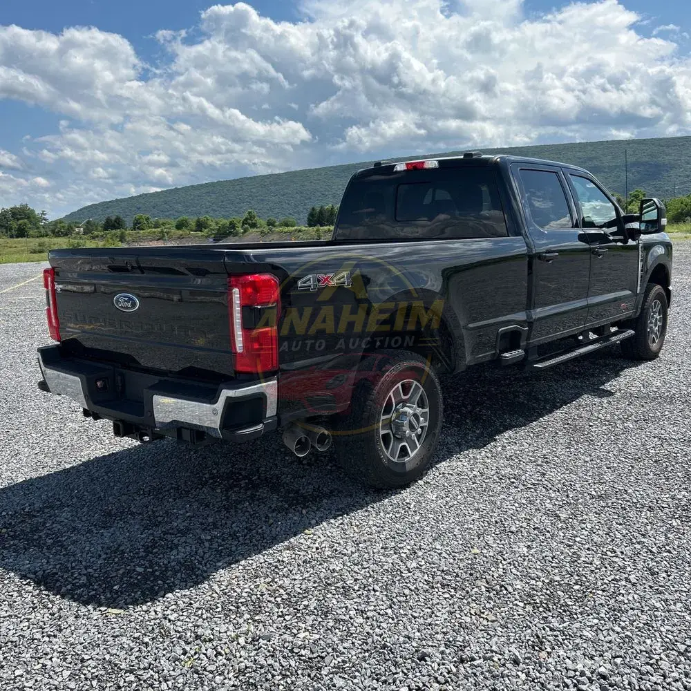 2024 Ford F350 S/D Lariat