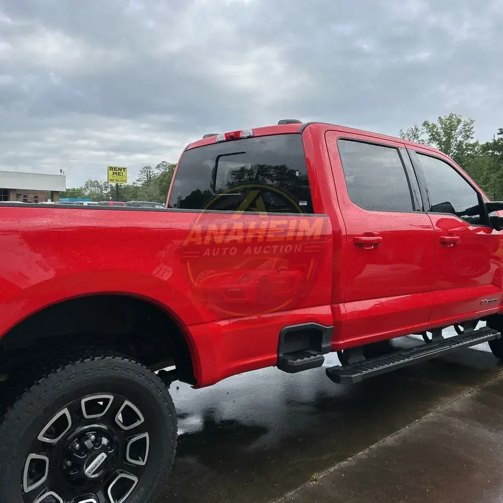 2025 Ford F-350 Super Duty Lariat
