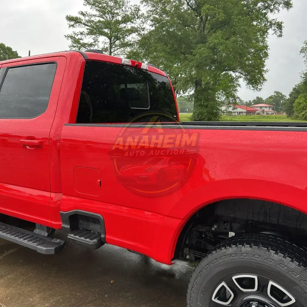 2025 Ford F-350 Super Duty Lariat
