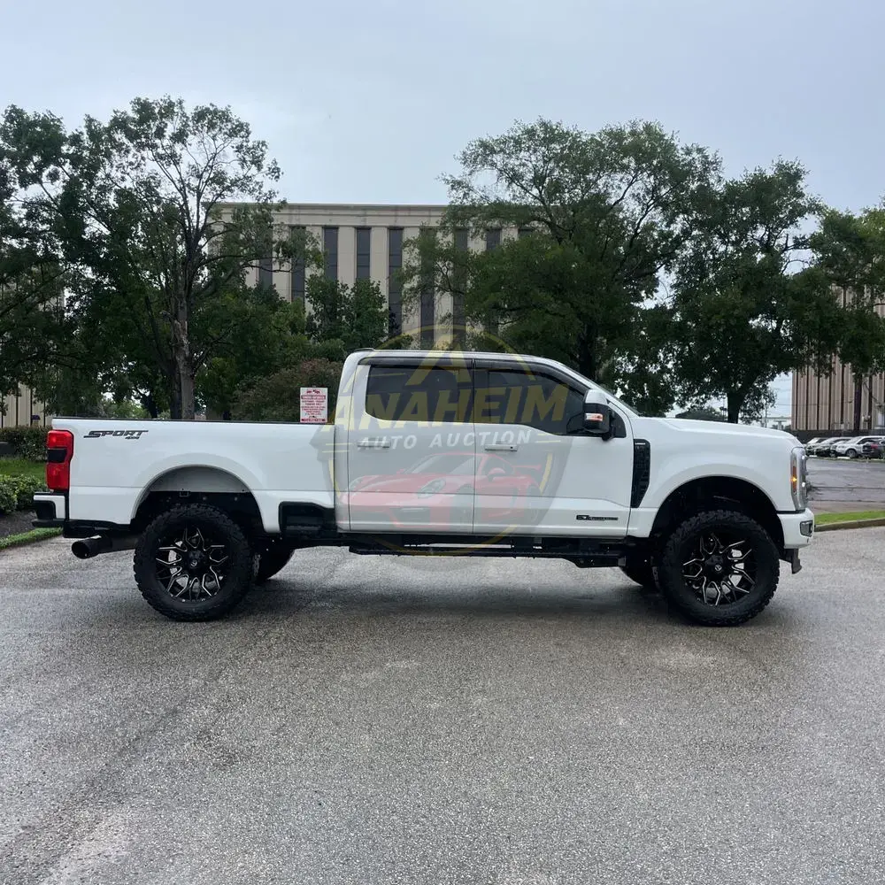 2023 Ford F350 S/D Lariat