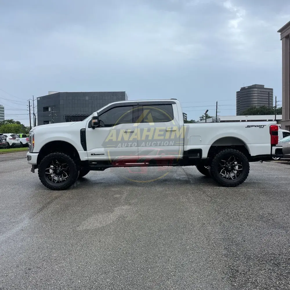 2023 Ford F350 S/D Lariat