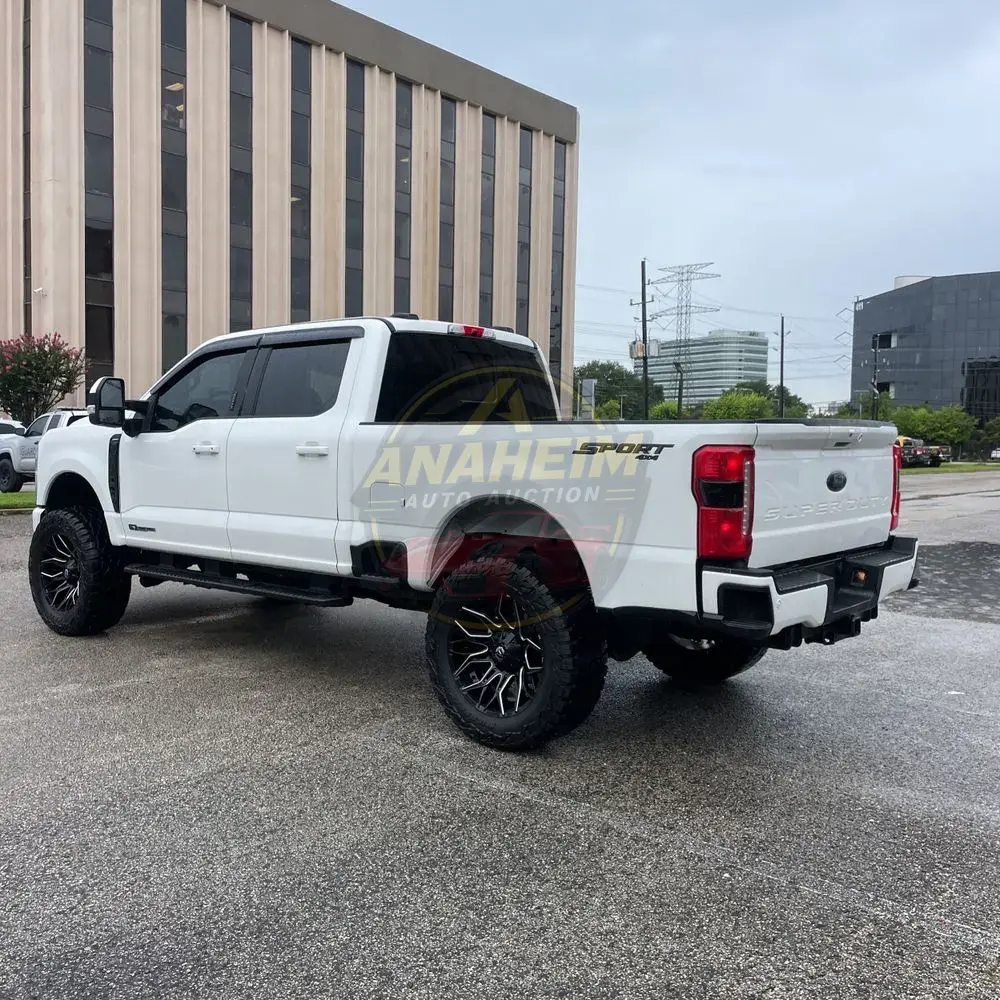 2023 Ford F350 S/D Lariat