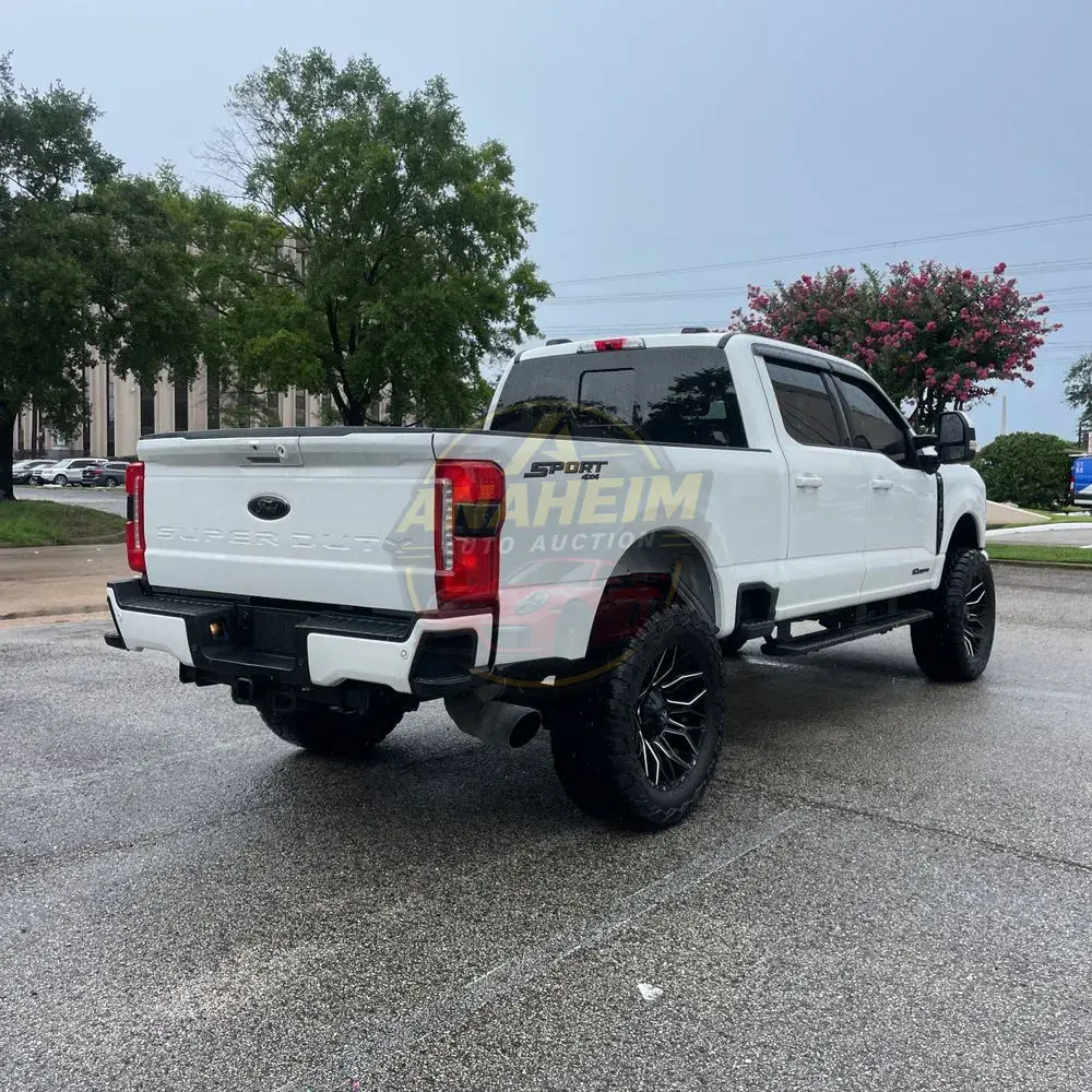 2023 Ford F350 S/D Lariat
