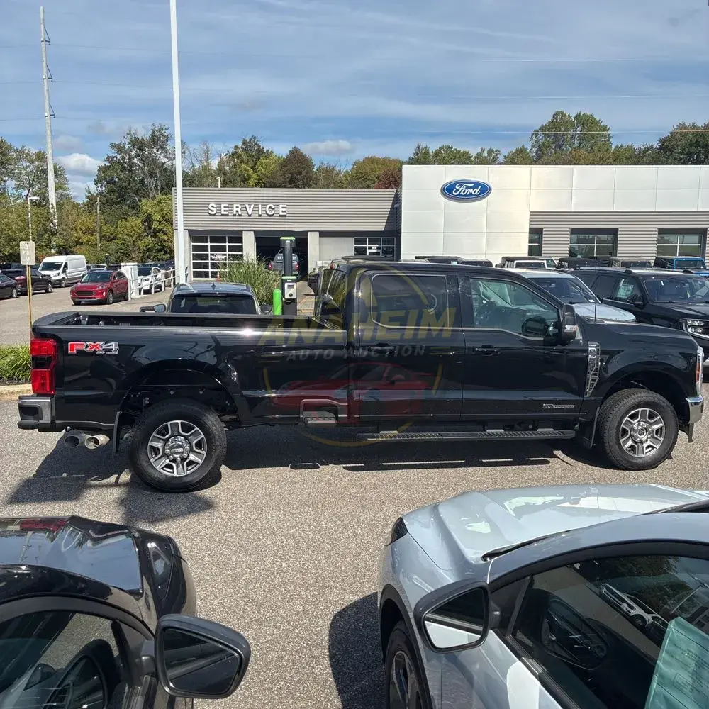 2025 Ford F350 S/D Lariat