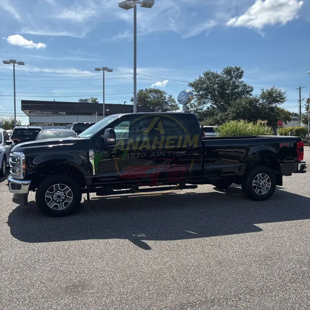 2025 Ford F350 S/D Lariat