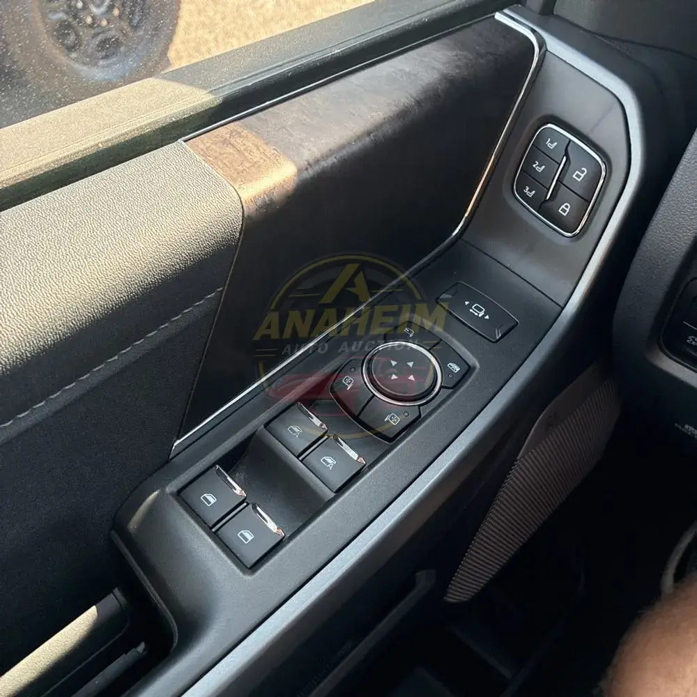 2025 Ford F350 S/D Lariat
