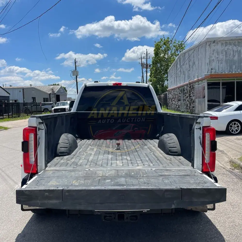 2023 Ford F-350 Super Duty Lariat