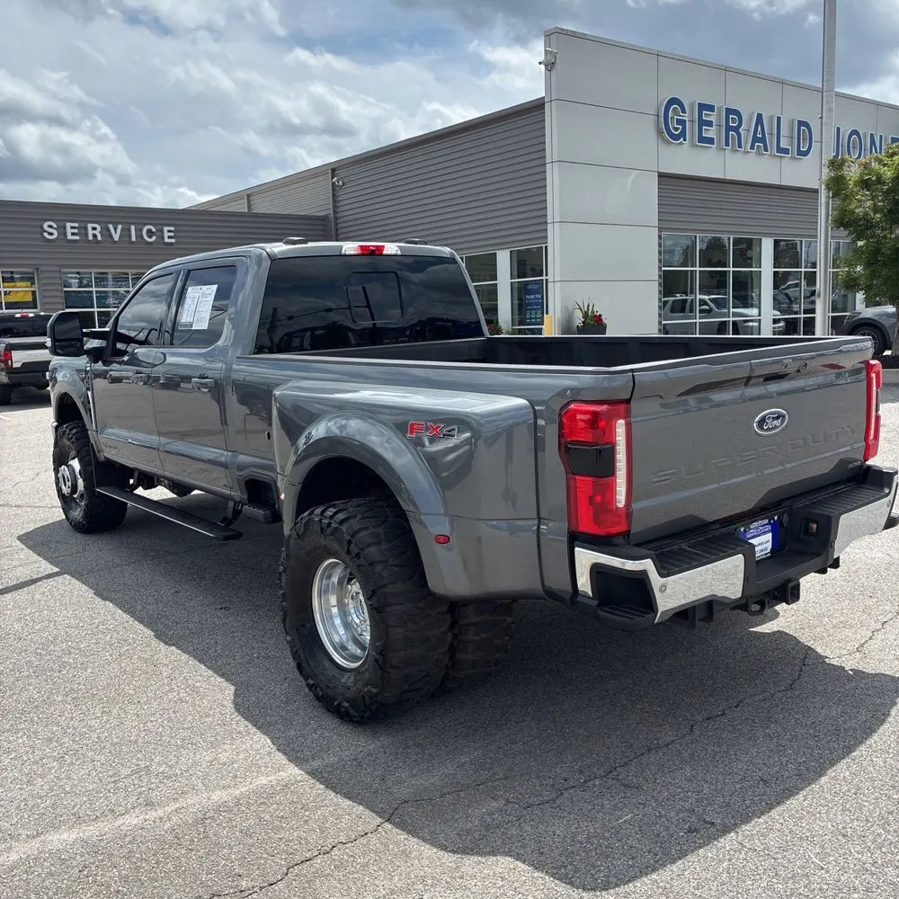 2024 Ford F-350 Super Duty Lariat