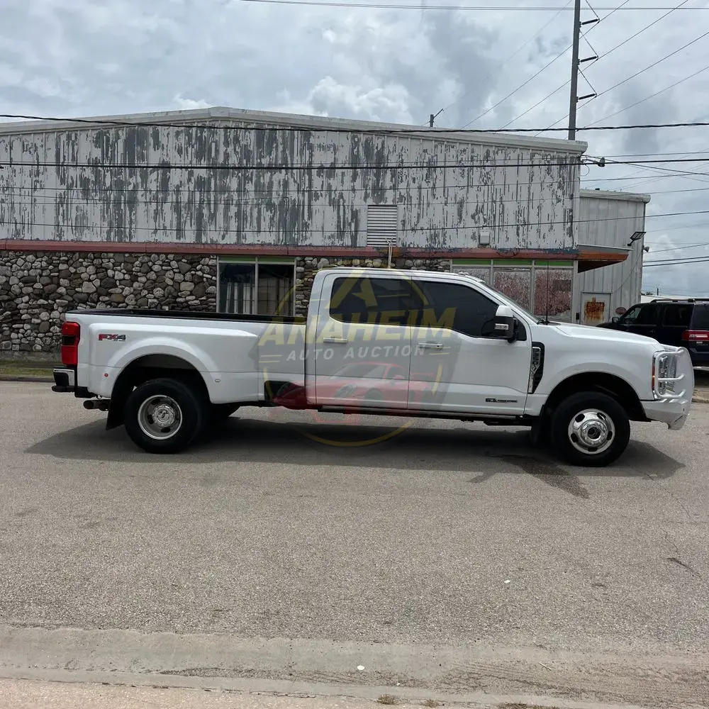 2023 Ford F-350 Super Duty Lariat