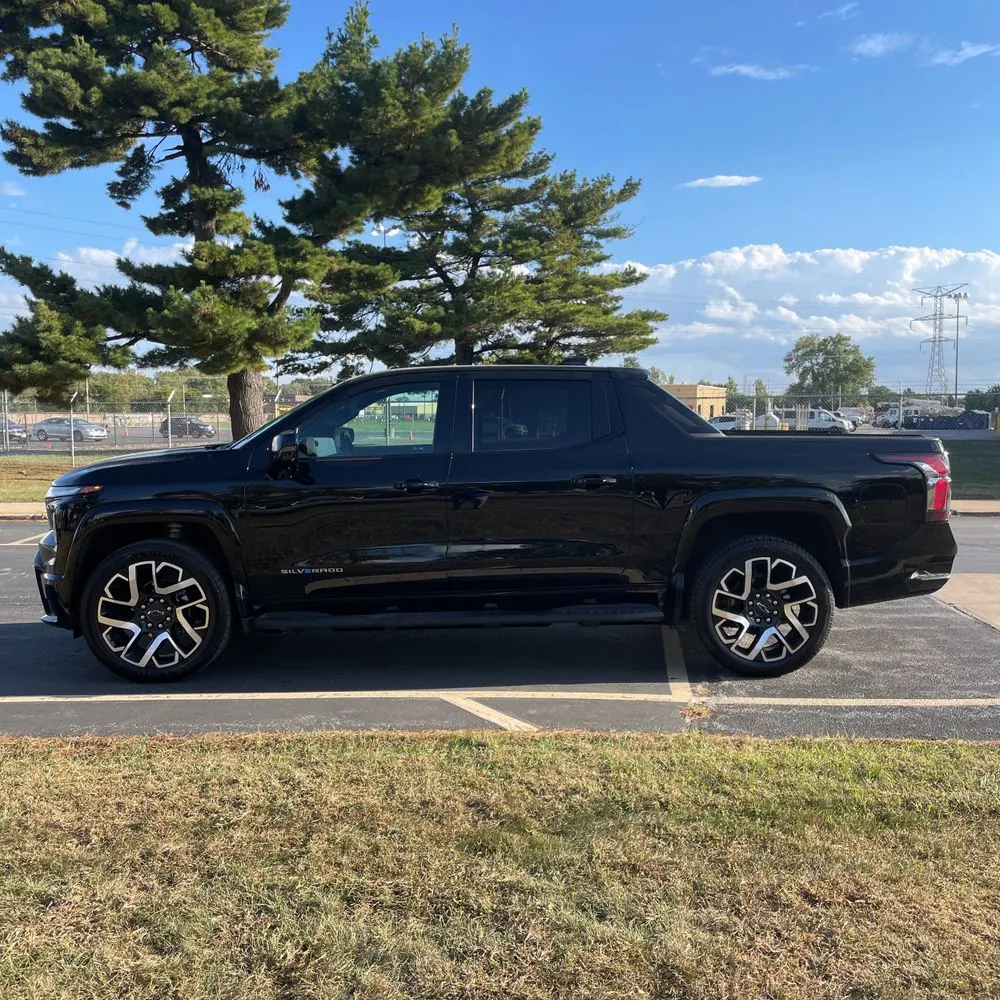 2024 Chevrolet Silverado EV RST