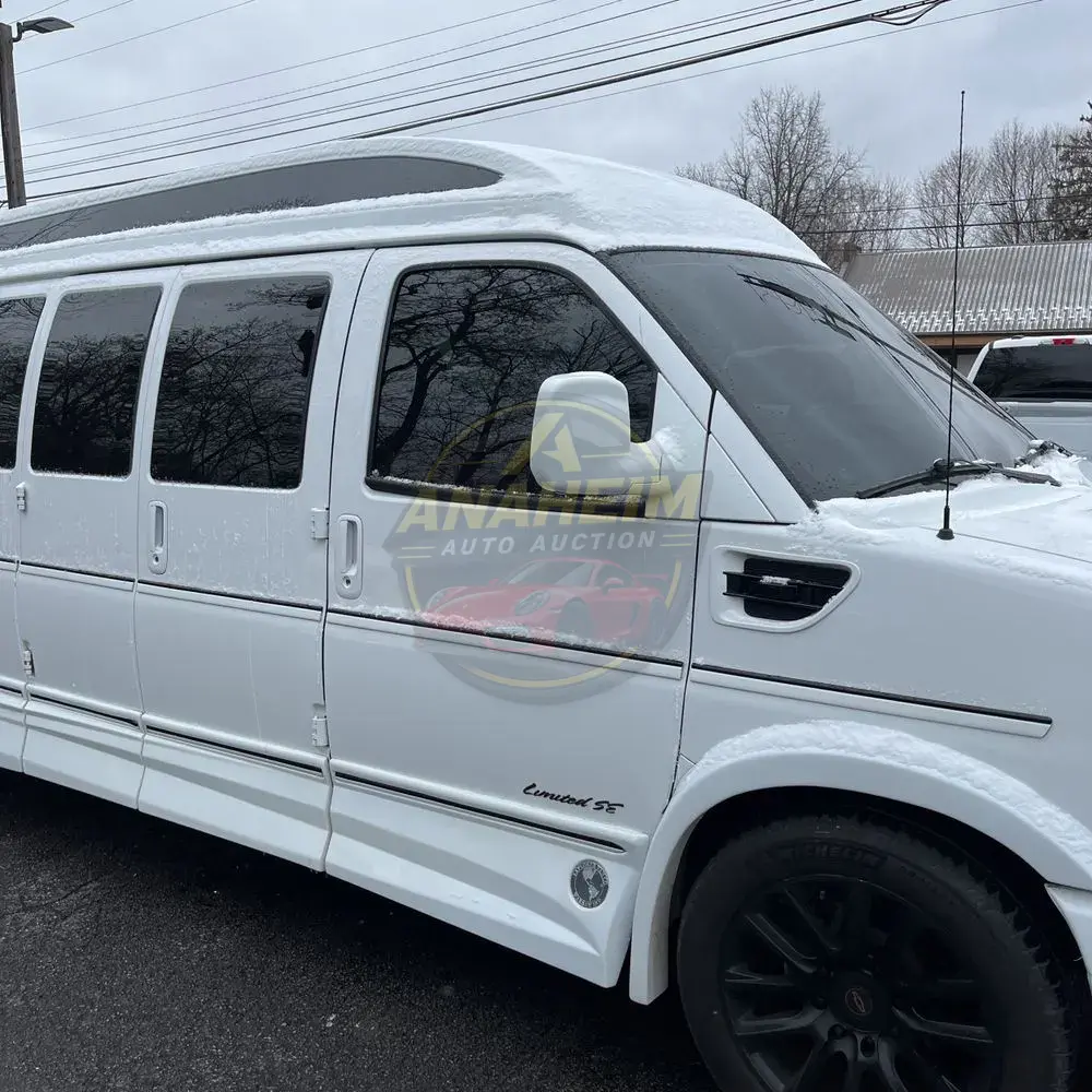 2022 Chevrolet Express 2500