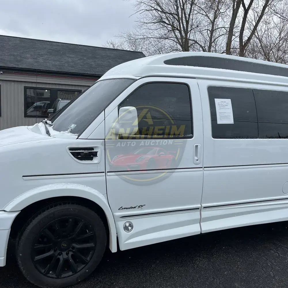 2022 Chevrolet Express 2500