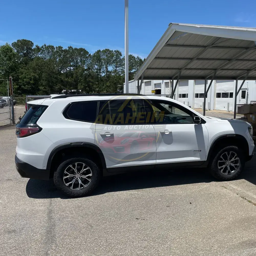 2024 GMC Acadia AT4