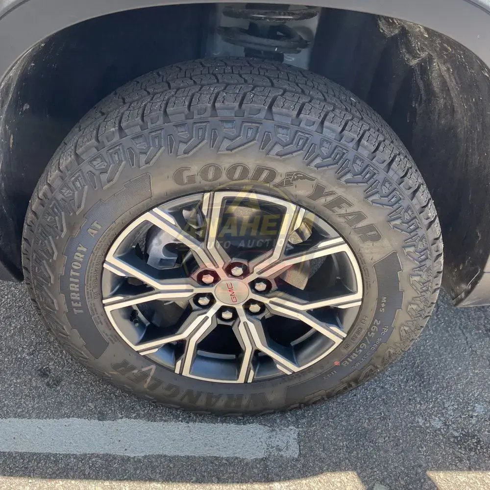 2024 GMC Acadia AT4