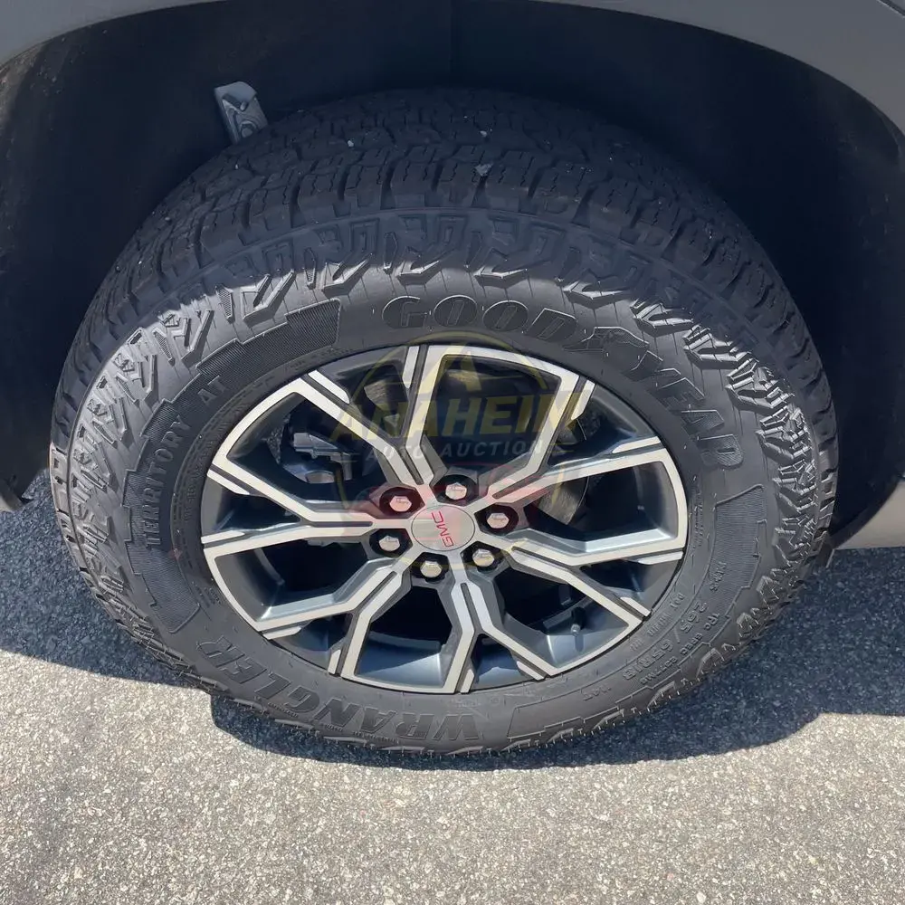 2024 GMC Acadia AT4