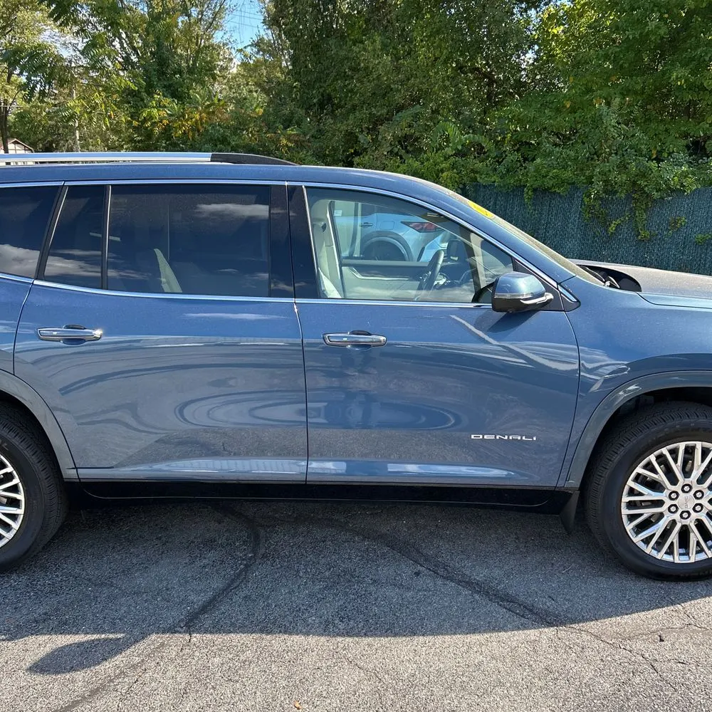 2024 GMC Acadia Denali