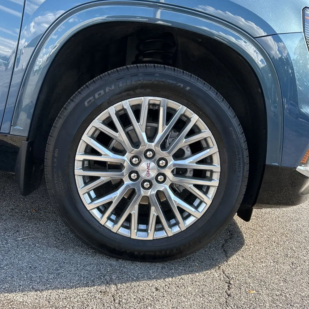 2024 GMC Acadia Denali