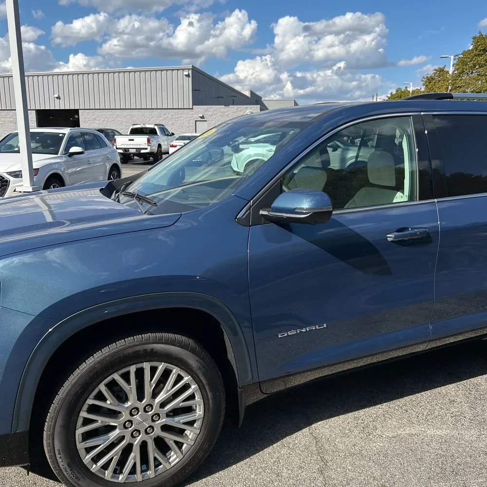 2024 GMC Acadia Denali