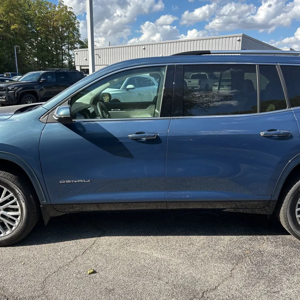 2024 GMC Acadia Denali