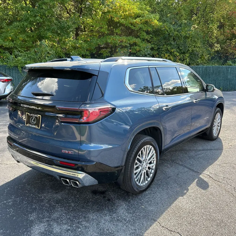 2024 GMC Acadia Denali