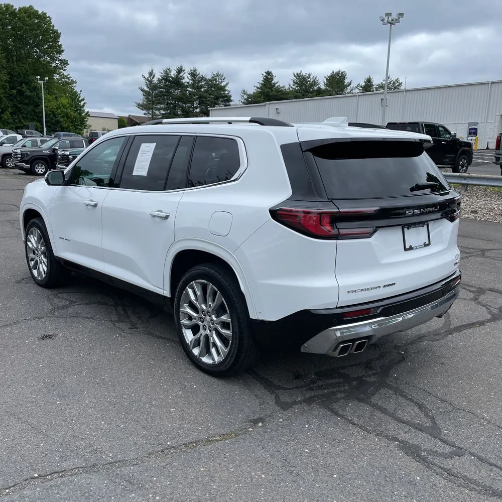2024 GMC Acadia Denali