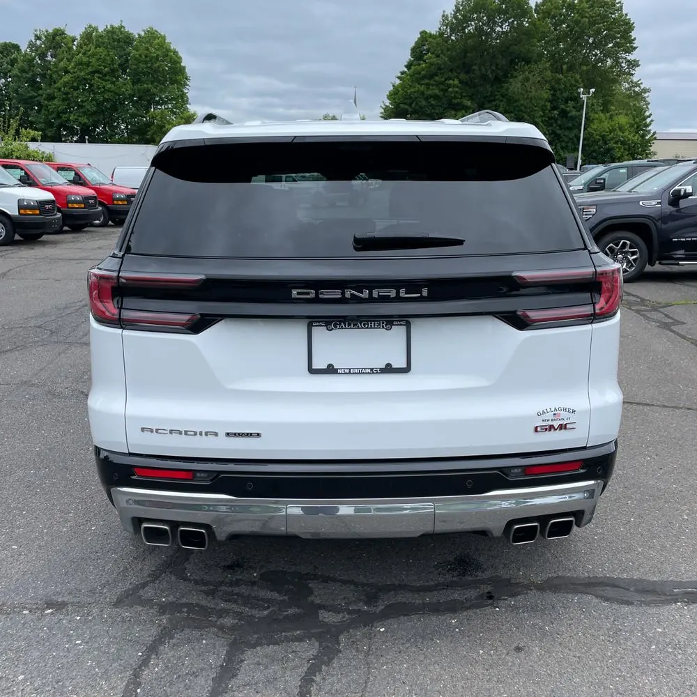 2024 GMC Acadia Denali