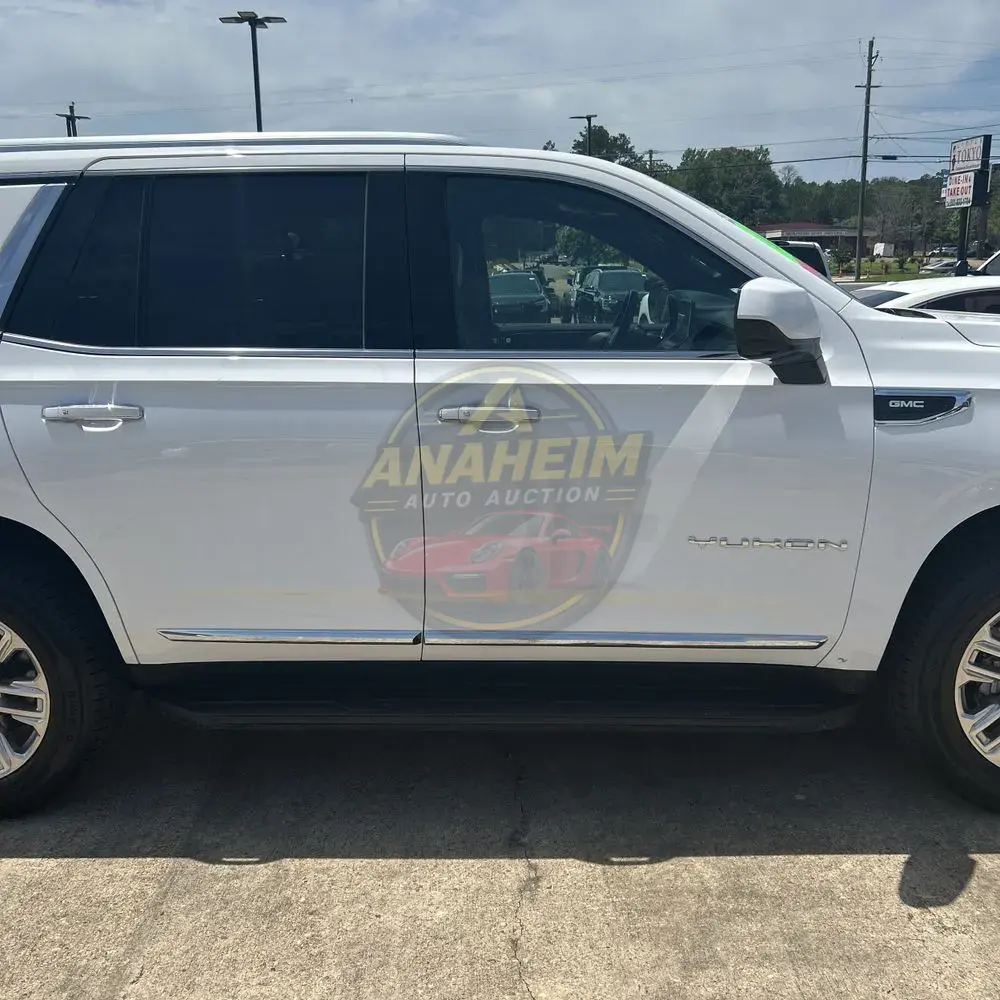 2023 GMC Yukon SLT