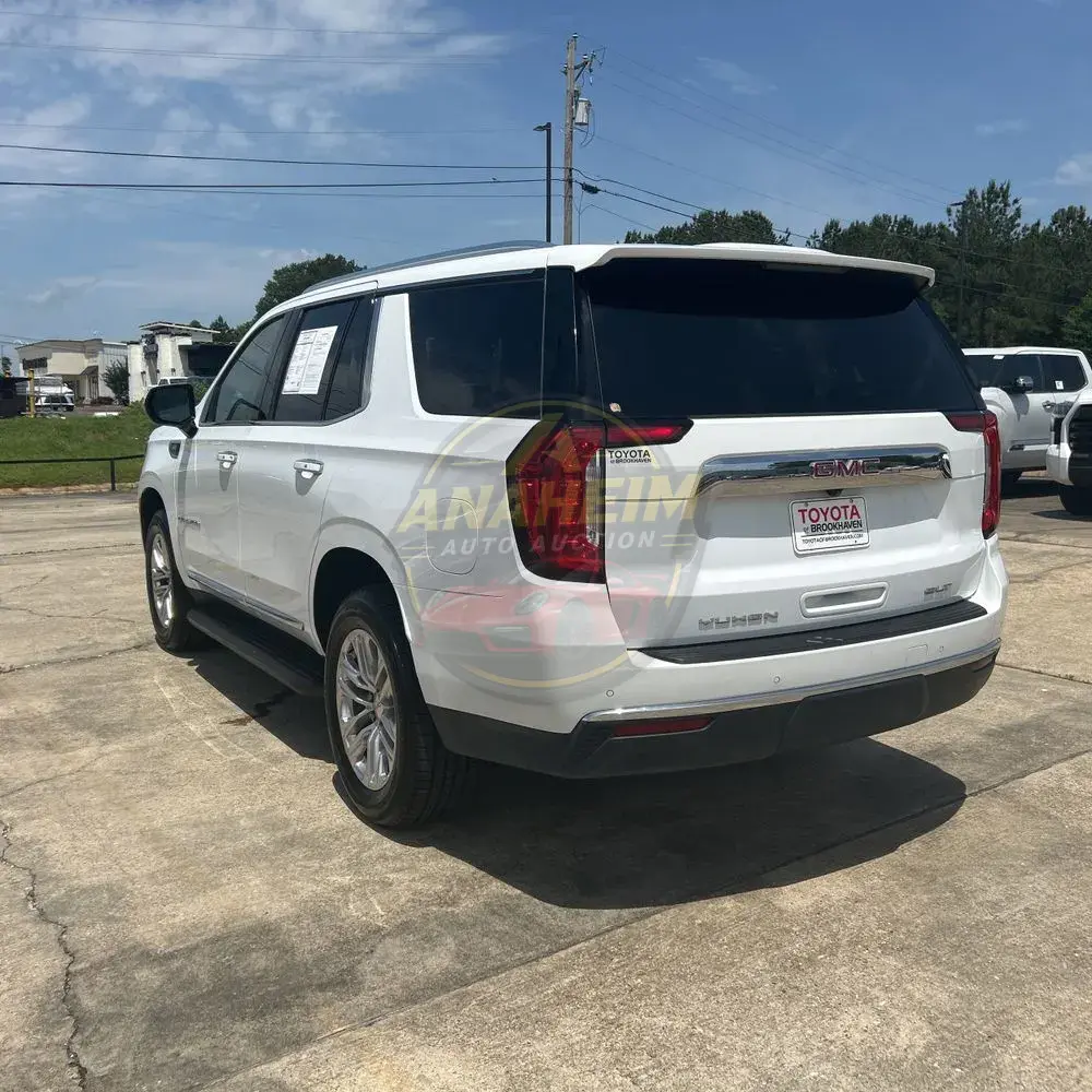 2023 GMC Yukon SLT