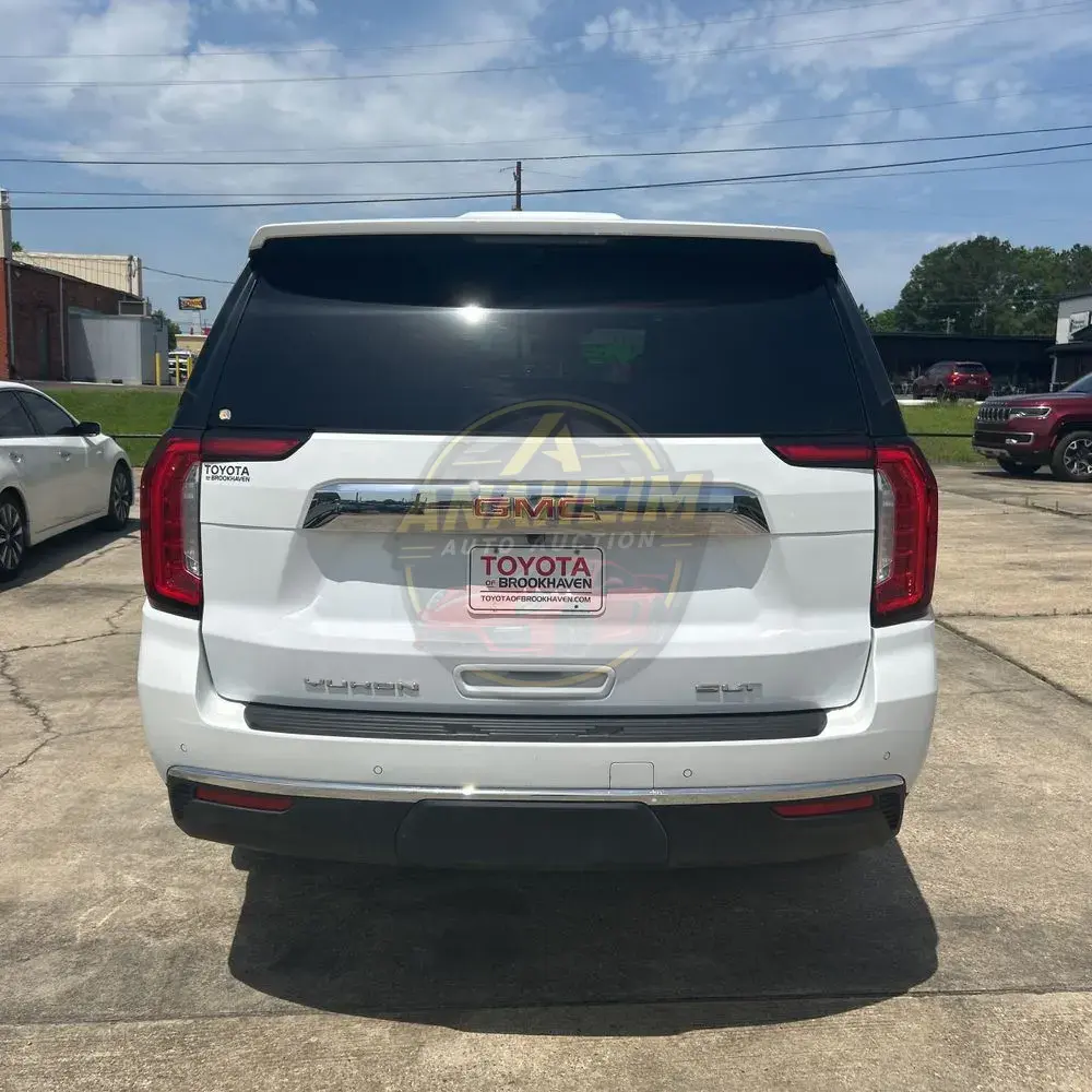 2023 GMC Yukon SLT