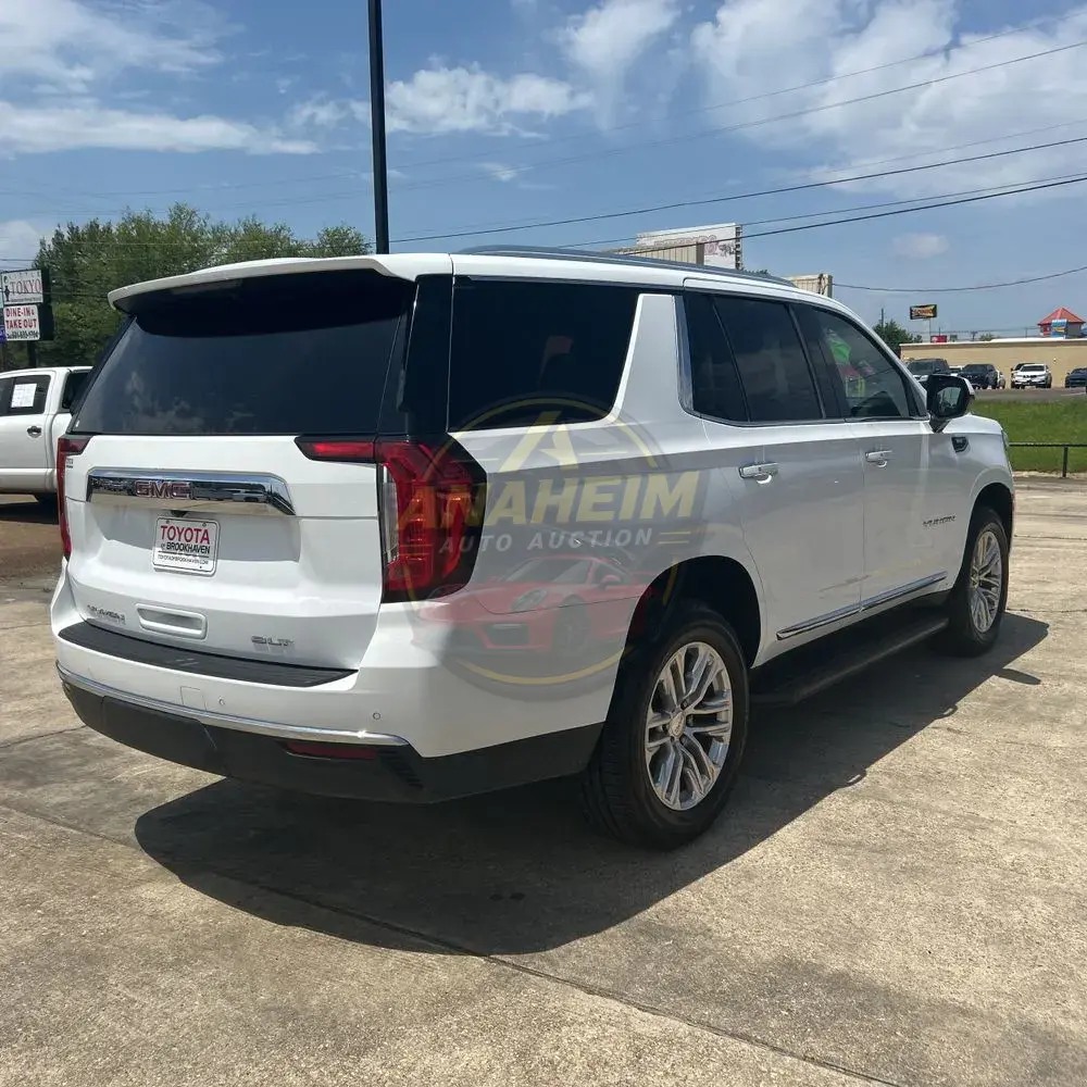 2023 GMC Yukon SLT