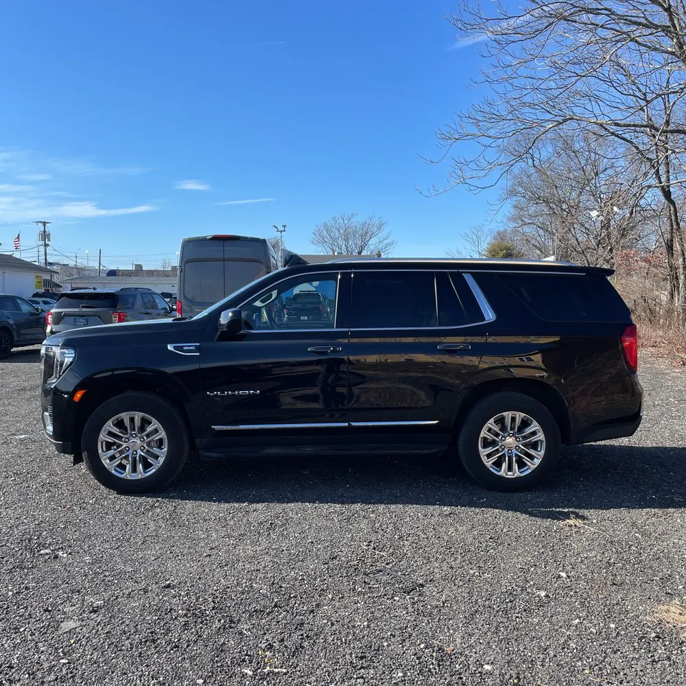 2023 GMC Yukon SLT