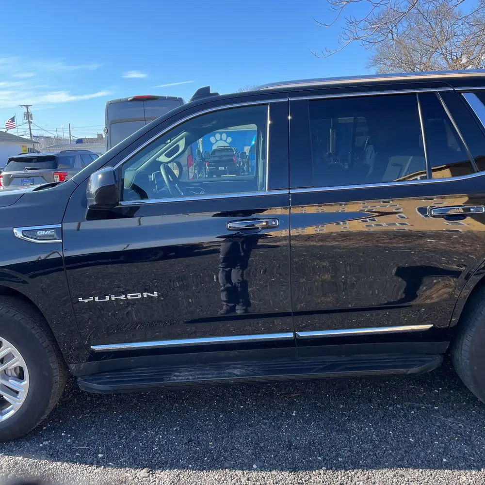 2023 GMC Yukon SLT