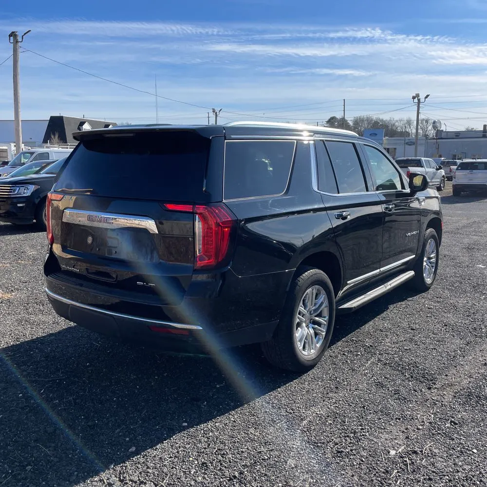 2023 GMC Yukon SLT