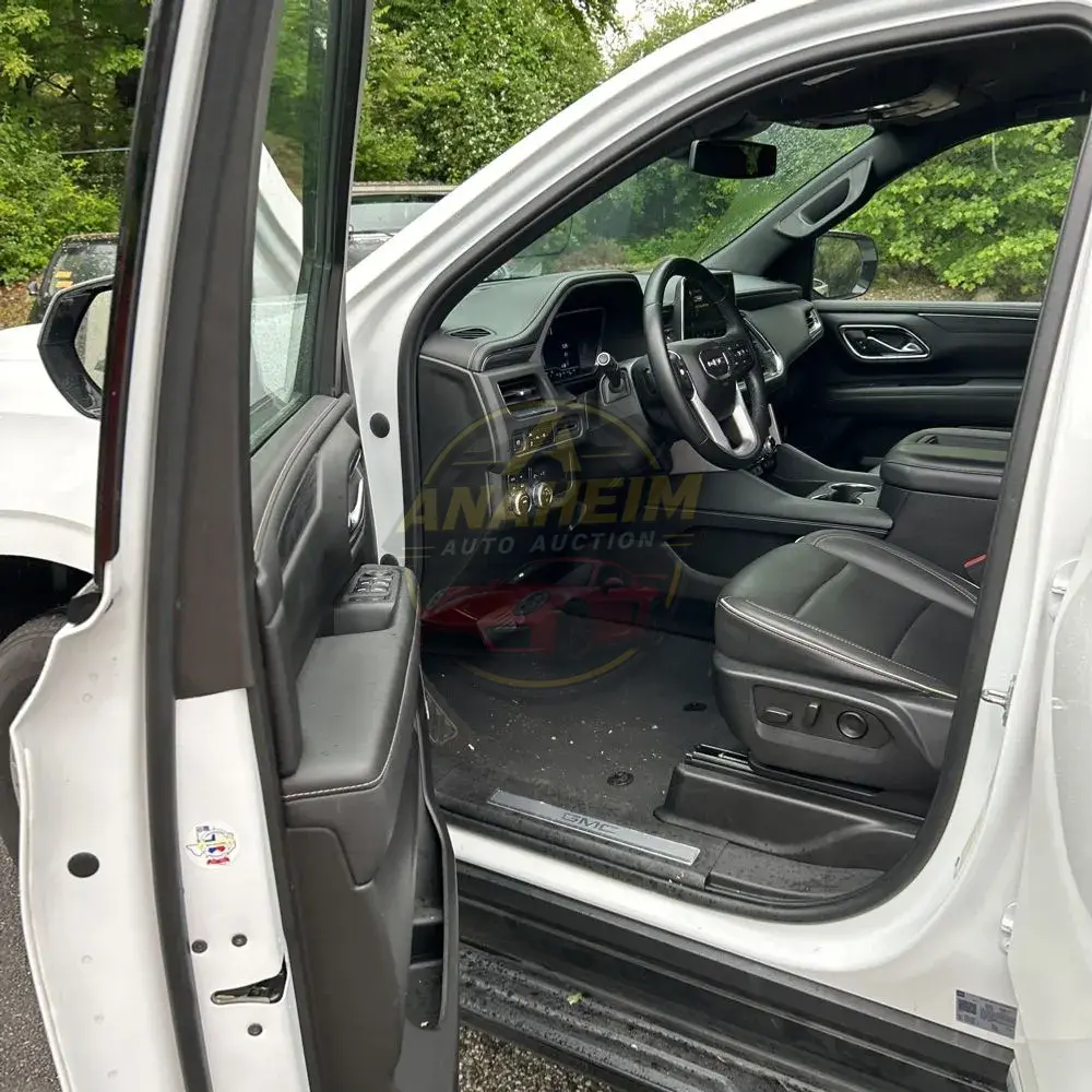 2023 GMC Yukon SLT