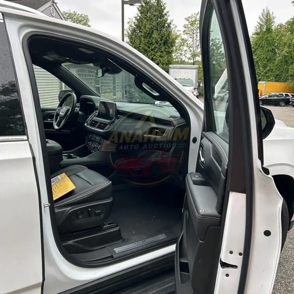 2023 GMC Yukon SLT