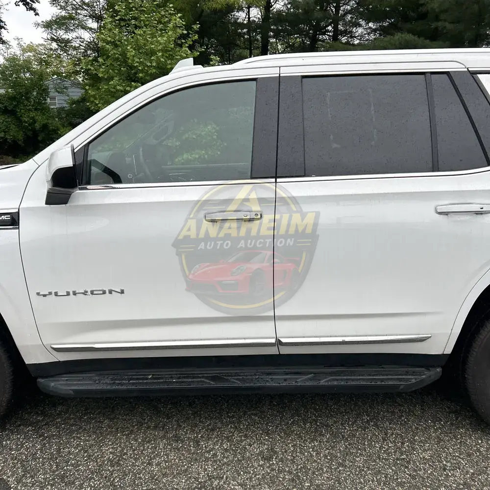 2023 GMC Yukon SLT