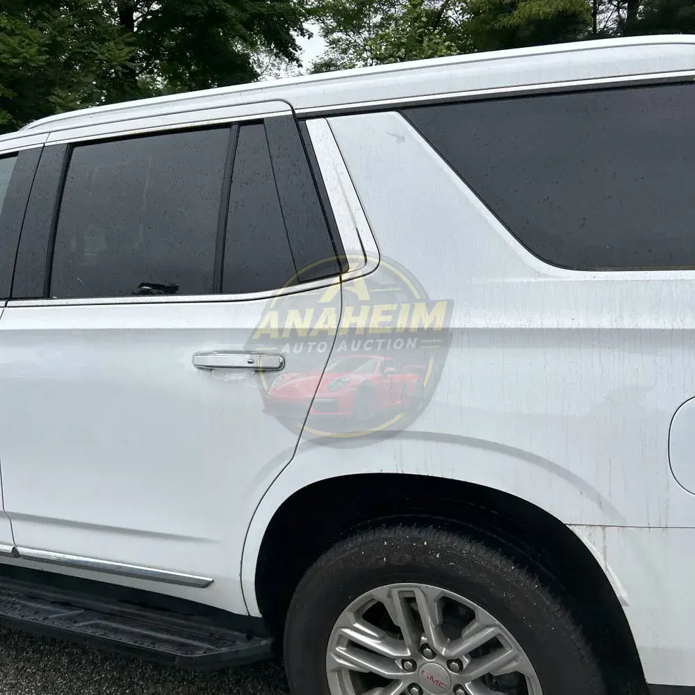 2023 GMC Yukon SLT