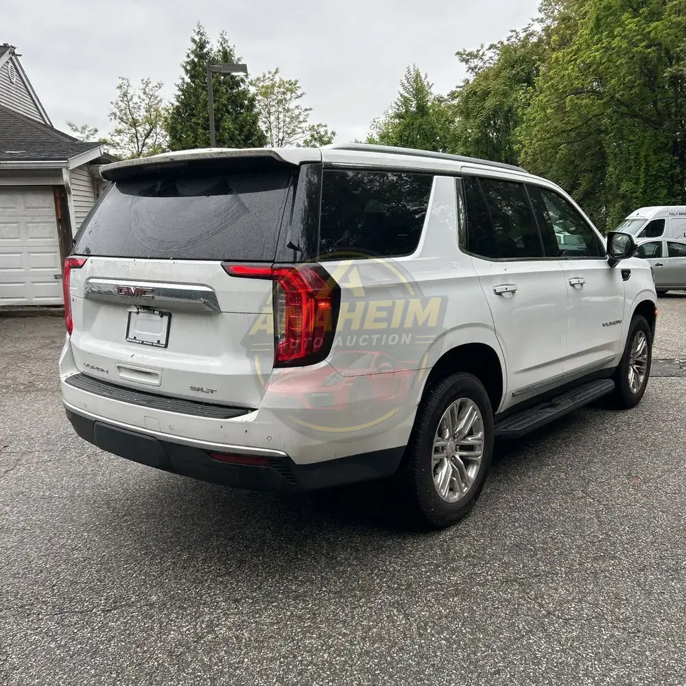 2023 GMC Yukon SLT